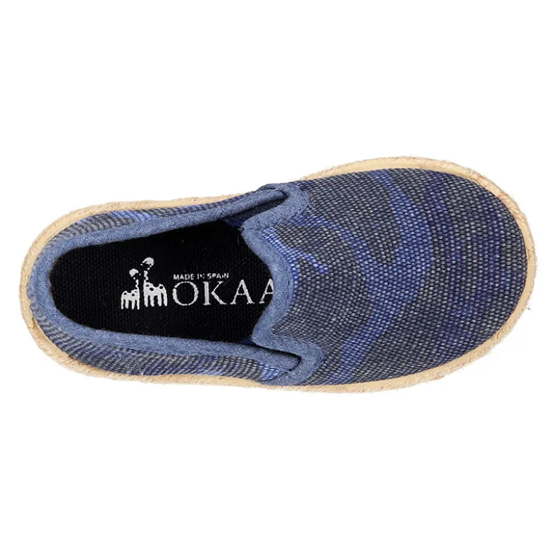 Alpargata con elásticos tipo slip on en lona camuflaje para niños.