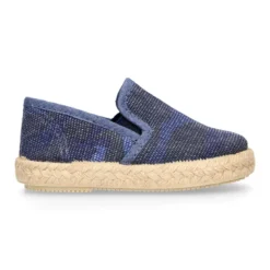 Alpargata con elásticos tipo slip on en lona camuflaje para niños.