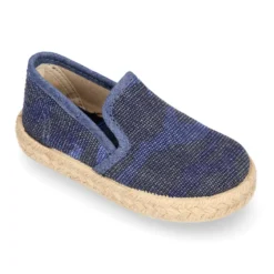 Alpargata con elásticos tipo slip on en lona camuflaje para niños.