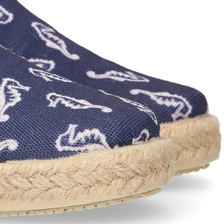 Alpargata niño con elásticos tipo Slip on en lona con CABALLITOS DE MAR.