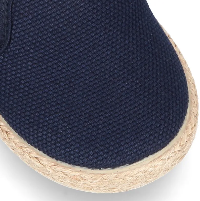 Alpargata niño tipo SLIP ON con elásticos en lona.