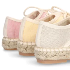 Alpargata tipo blucher en lona efecto lavado en colores pasteles.