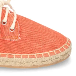 Alpargata tipo blucher en lona efecto lavado.