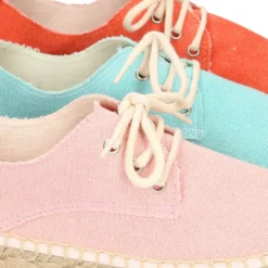 Alpargata tipo blucher en lona efecto lavado.