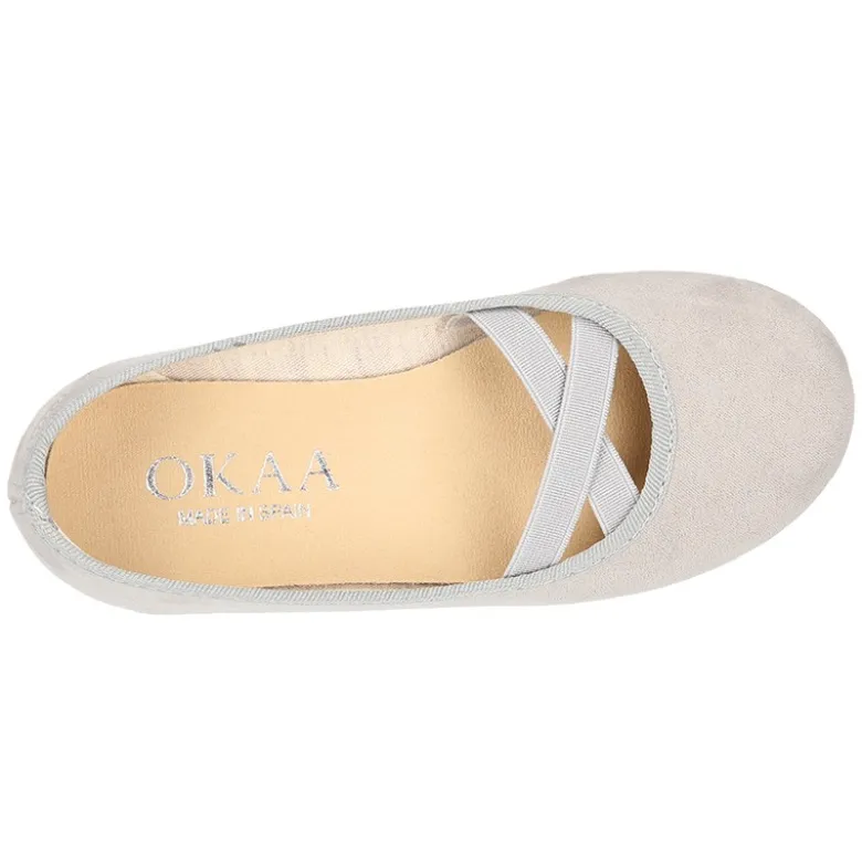 Bailarina ballet con cintas elásticas cruzadas en Serratex para primavera.