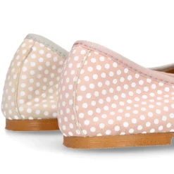 Bailarina clásica en serraje estampado de topitos.