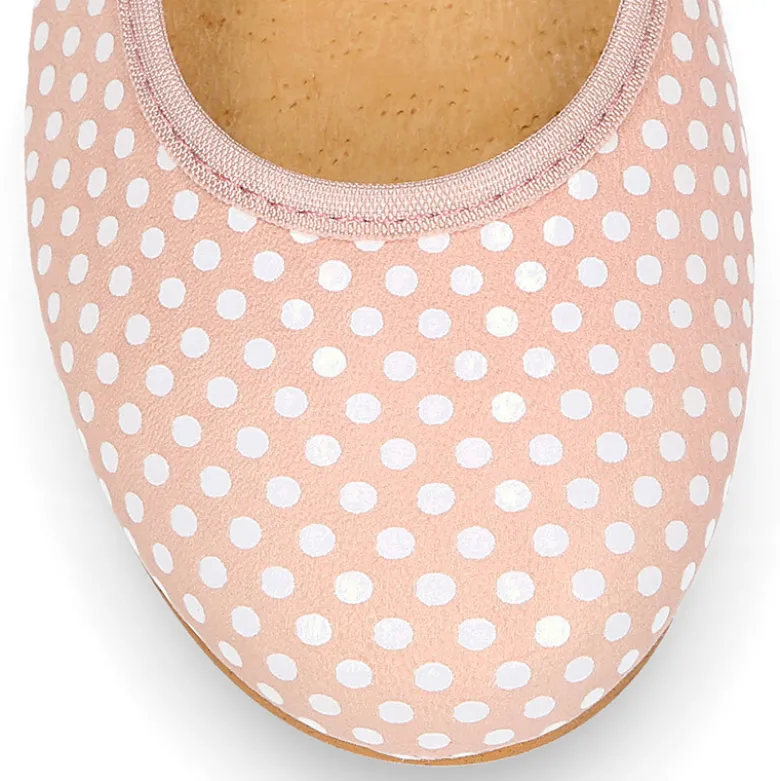 Bailarina clásica en serraje estampado de topitos.