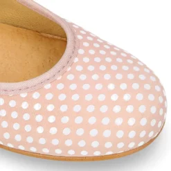 Bailarina clásica en serraje estampado de topitos.