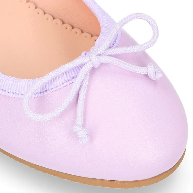 Bailarina clásica niña con lazo ajustable en piel suave en colores de moda.