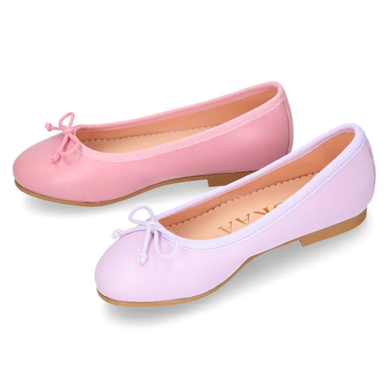 Bailarina clásica niña con lazo ajustable en piel suave en colores de moda.