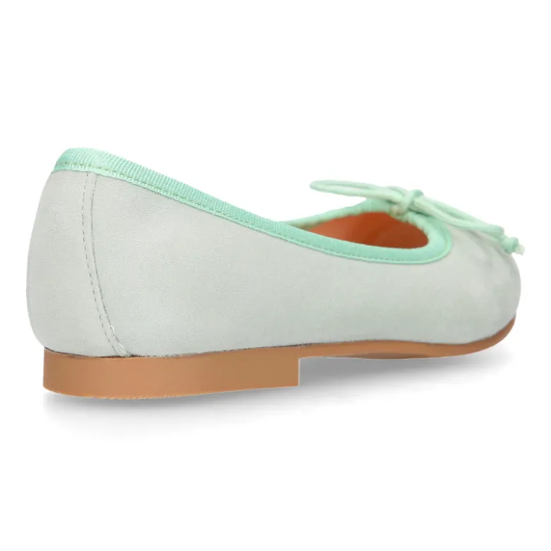Bailarina clásica niña con lazo ajustable en piel ante en colores pastel.