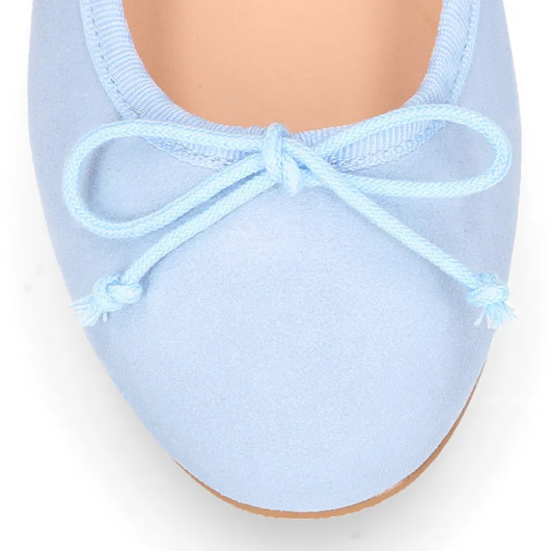 Bailarina clásica niña con lazo ajustable en piel ante en colores pastel.
