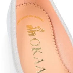Bailarina clásica niña con lazo ajustable en piel ante laminado.