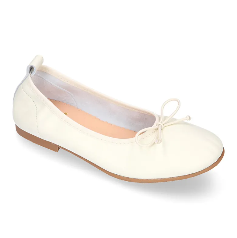 Bailarina clásica niña con lazo ajustable y elástico en piel Marfil.