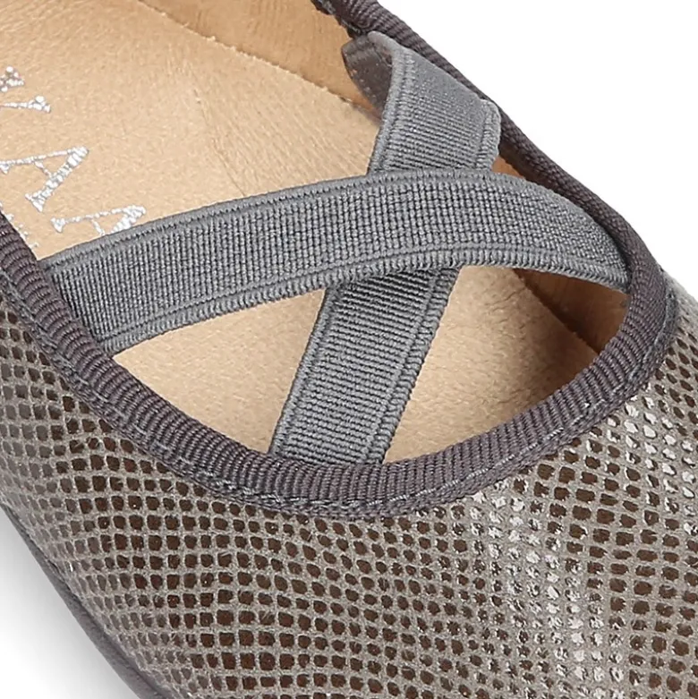 Bailarina en Serratex estampado con cintas cruzadas.
