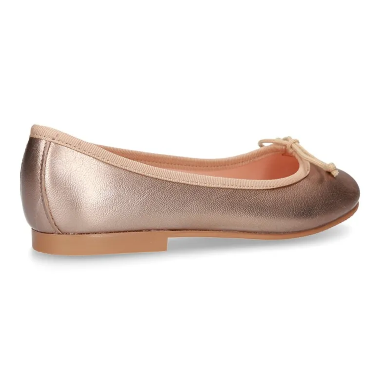 Bailarina niña clásica con lazo ajustable en piel METALIZADA súper suave.