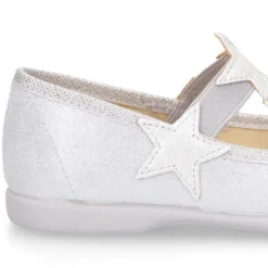 Bailarina niña con elástico con estrellas en lona laminada.