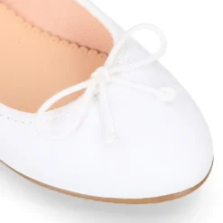 Bailarina niña con lazo ajustable en piel napa en color Blanco.