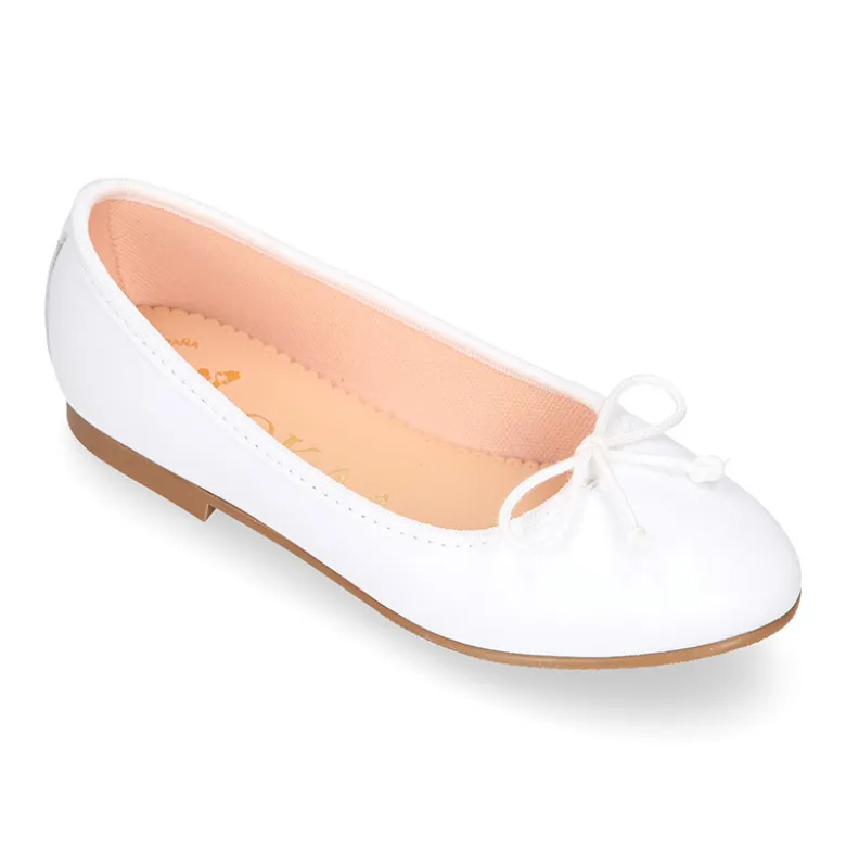 Bailarina niña con lazo ajustable en piel napa en color Blanco.