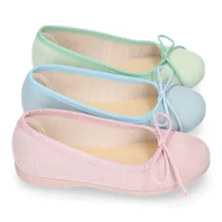 Bailarina niña con lazo ajustable en lona Serratex en colores PASTELES.