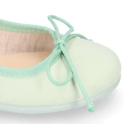Bailarina niña con lazo ajustable en lona Serratex en colores PASTELES.