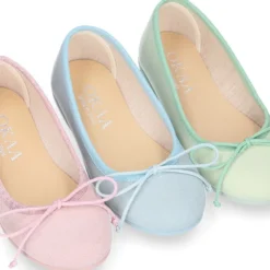 Bailarina niña con lazo ajustable en lona Serratex en colores PASTELES.
