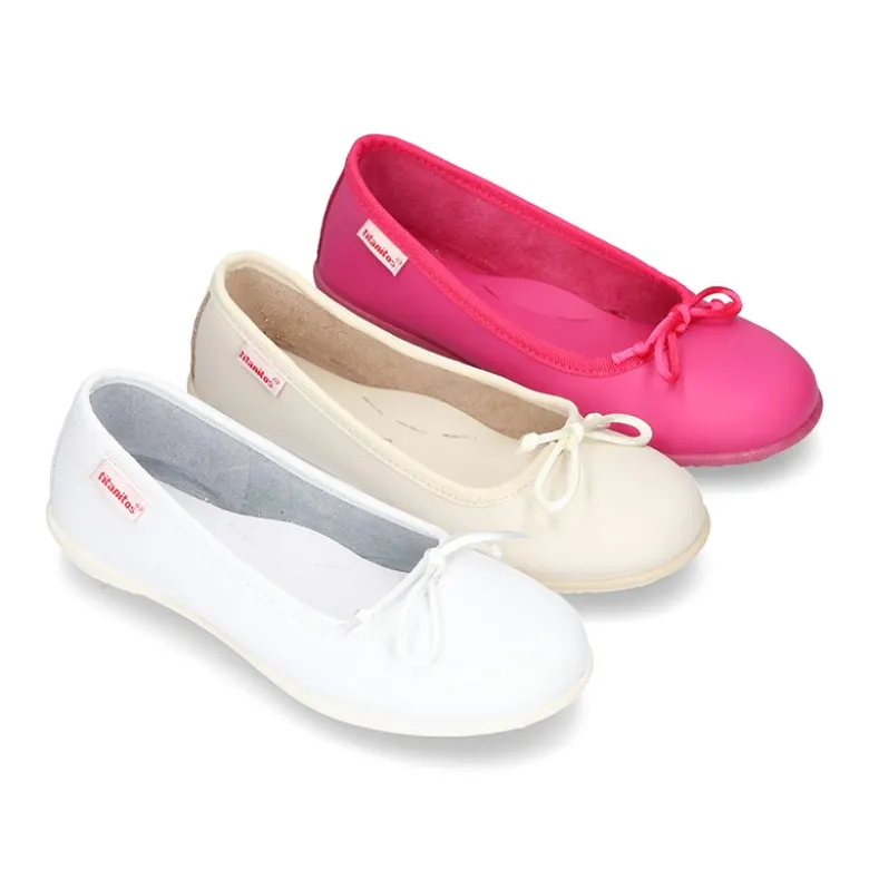 Bailarina niña piel lavable con lazo ajustable.