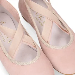 Bailarina niña tipo Ballet con cintas cruzadas elásticas en piel ANTE NUDE.