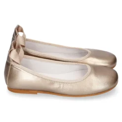 Bailarina niña tipo Ballet con cintas cruzadas en piel METALIZADA.