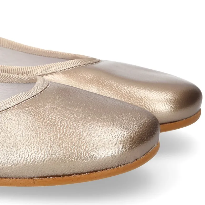 Bailarina niña tipo Ballet con cintas cruzadas en piel METALIZADA.