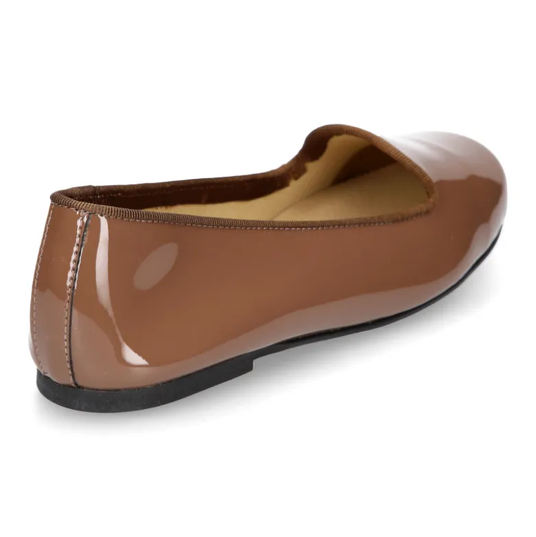 Bailarina tipo Slippers en piel charol.