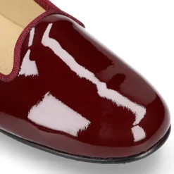Bailarina tipo Slippers en piel charol.