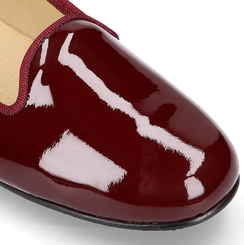 Bailarina tipo Slippers en piel charol.