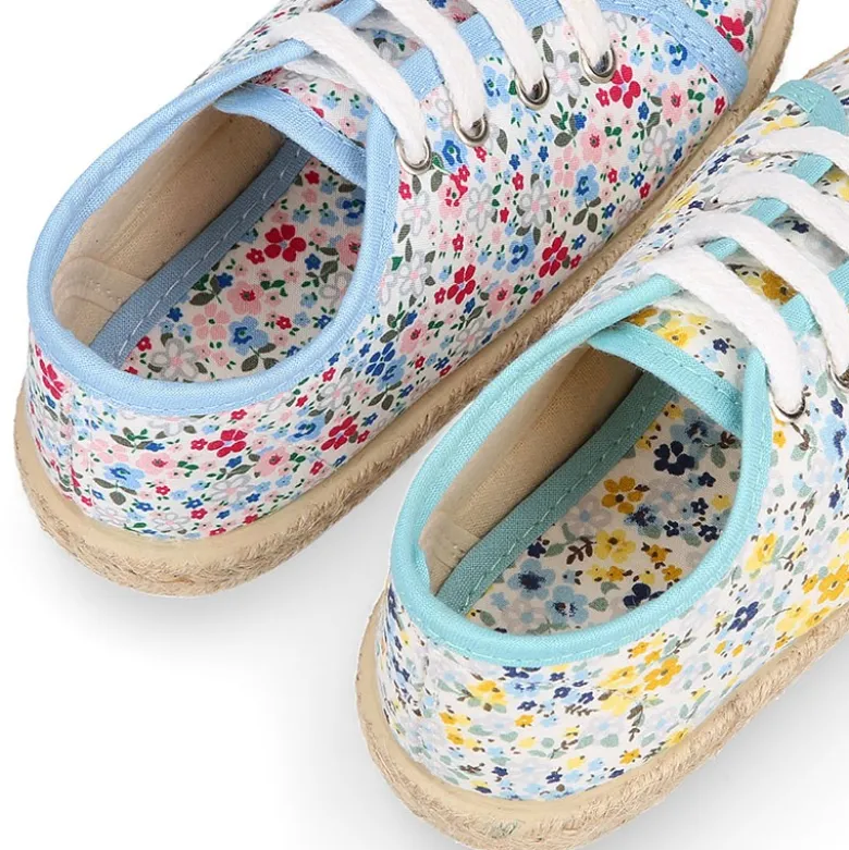 Bamba niños tipo Alpargata con cordones en lona con FLORES.