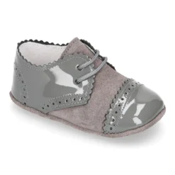 Blucher bebé combinado en piel charol con serraje.