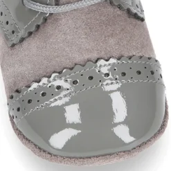 Blucher bebé combinado en piel charol con serraje.