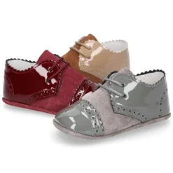 Blucher bebé combinado en piel charol con serraje.