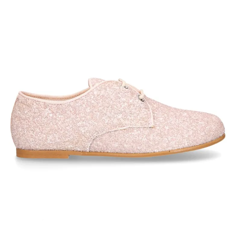 Blucher clásico estilizado con cordones en GLITTER NUDE.