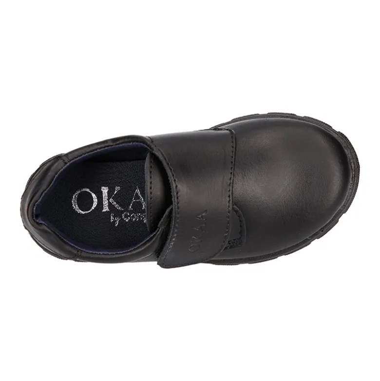 Blucher colegial niño OKAA sin cordones con suela de goma dentada en piel lavable.