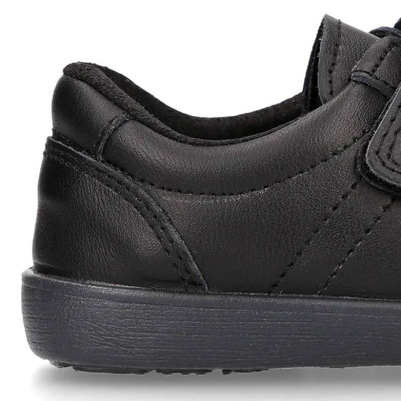 Blucher deportivo colegial niño sin cordones y con puntera reforzada en piel lavable.