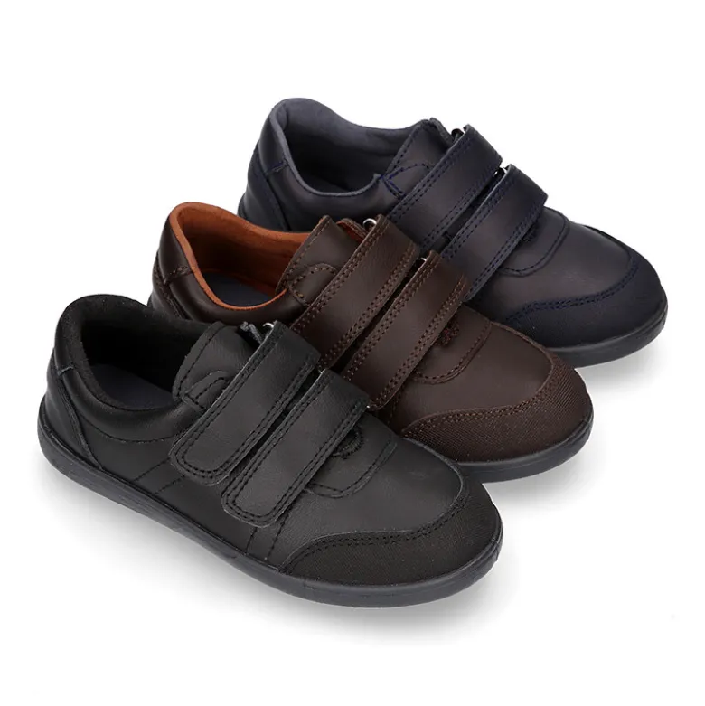 Blucher deportivo colegial niño sin cordones y con puntera reforzada en piel lavable.