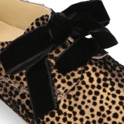 Blucher niñas pequeños con cordones TERCIOPELO en piel serraje estampado.