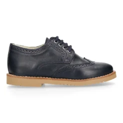 Blucher niño ceremonia con cordones en piel napa marino.