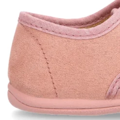 Blucher niños con cordones con lazos y picados en Serratex.