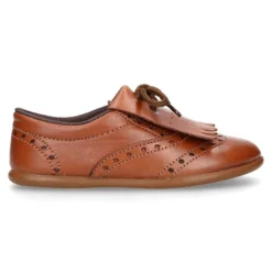Blucher niños con lengüeta con flecos y picados en piel CUERO.