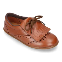 Blucher niños con lengüeta con flecos y picados en piel CUERO.