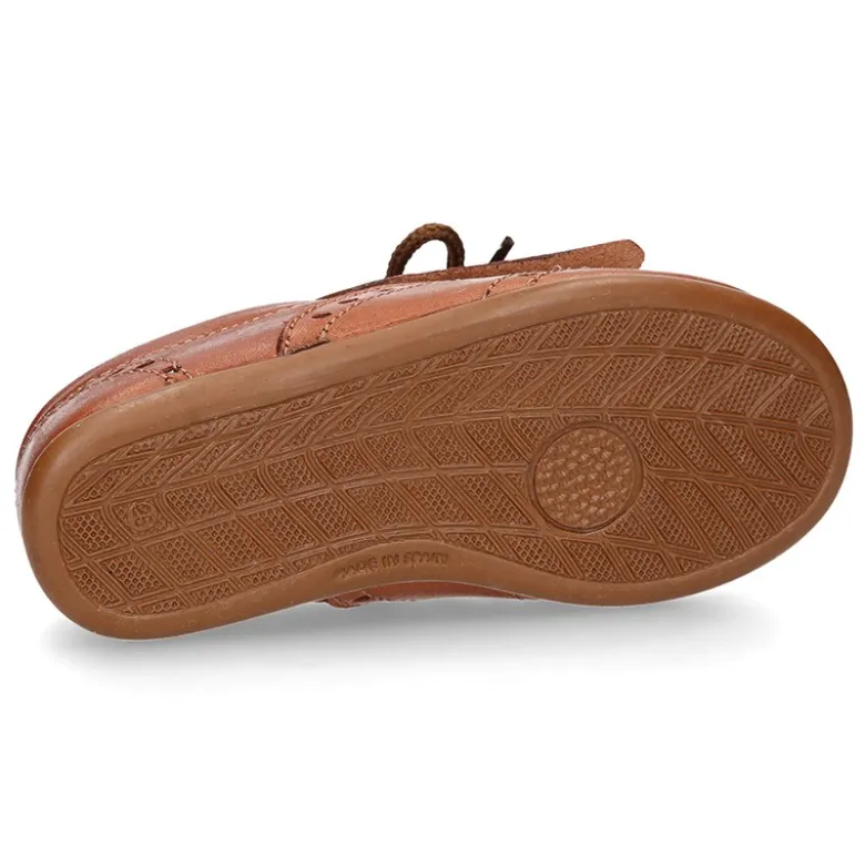 Blucher niños con lengüeta con flecos y picados en piel CUERO.