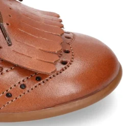 Blucher niños con lengüeta con flecos y picados en piel CUERO.
