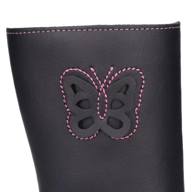 Bota caña alta con MARIPOSA, cremallera y puntera reforzada en piel lavable.