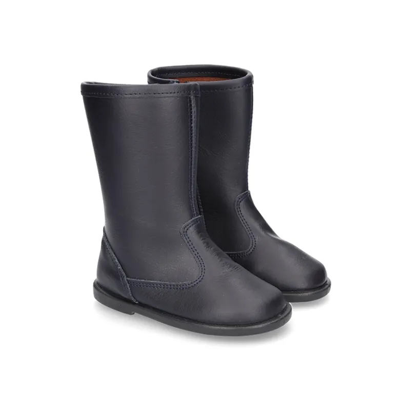 Bota clásica en PIEL LAVABLE en color marino.